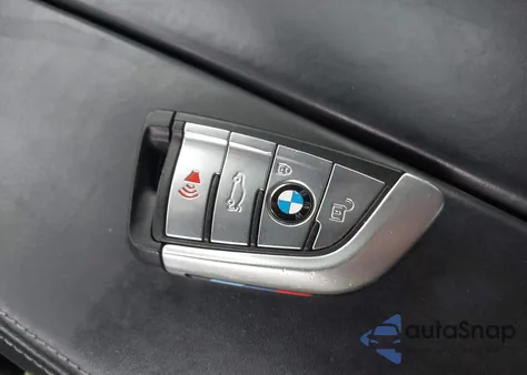 2018 BMW 540I xDrive z USA, uszkodzony, nr VIN WBAJE7C55JWD52365